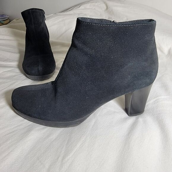 LA CANADIENNE Oliver Black Waterproof‎ Suede Leather Booties Ankle Boots, Size 8 - Picture 1 of 16